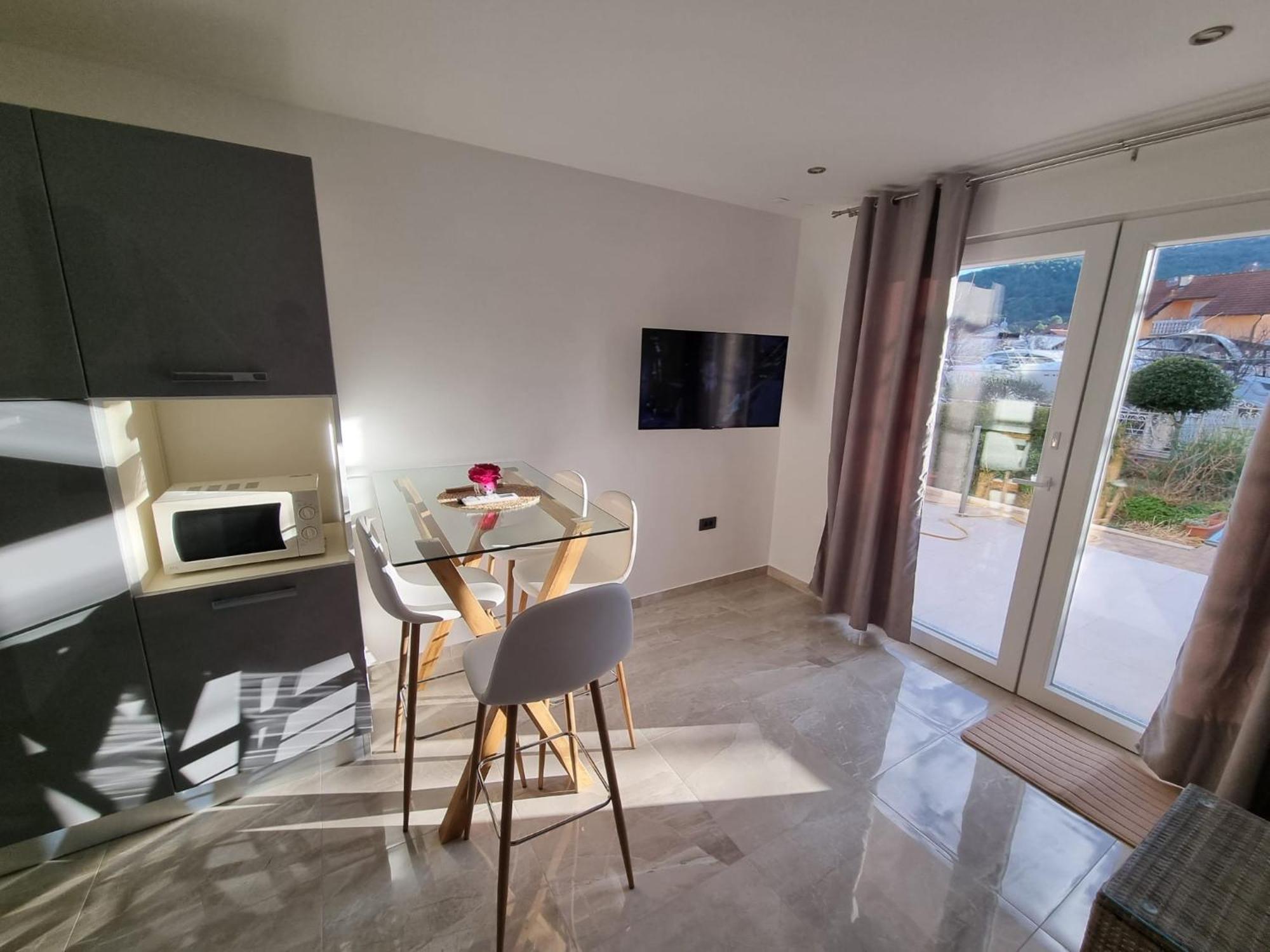 Gracienda Apartment Bilice Bagian luar foto