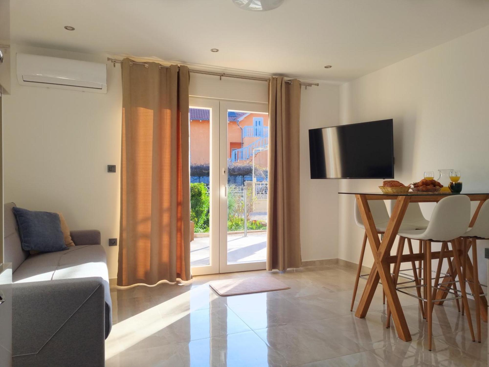 Gracienda Apartment Bilice Bagian luar foto