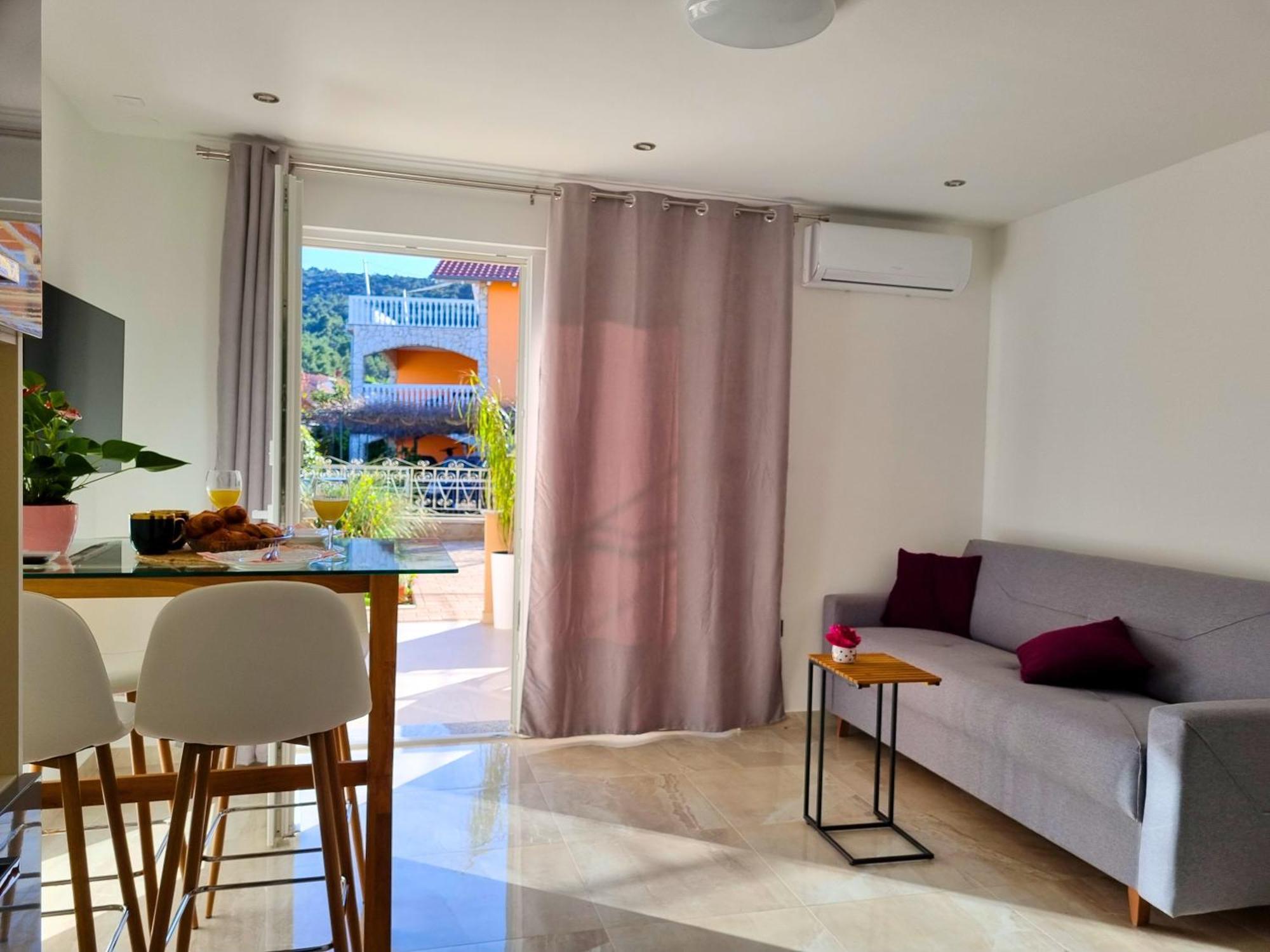 Gracienda Apartment Bilice Bagian luar foto