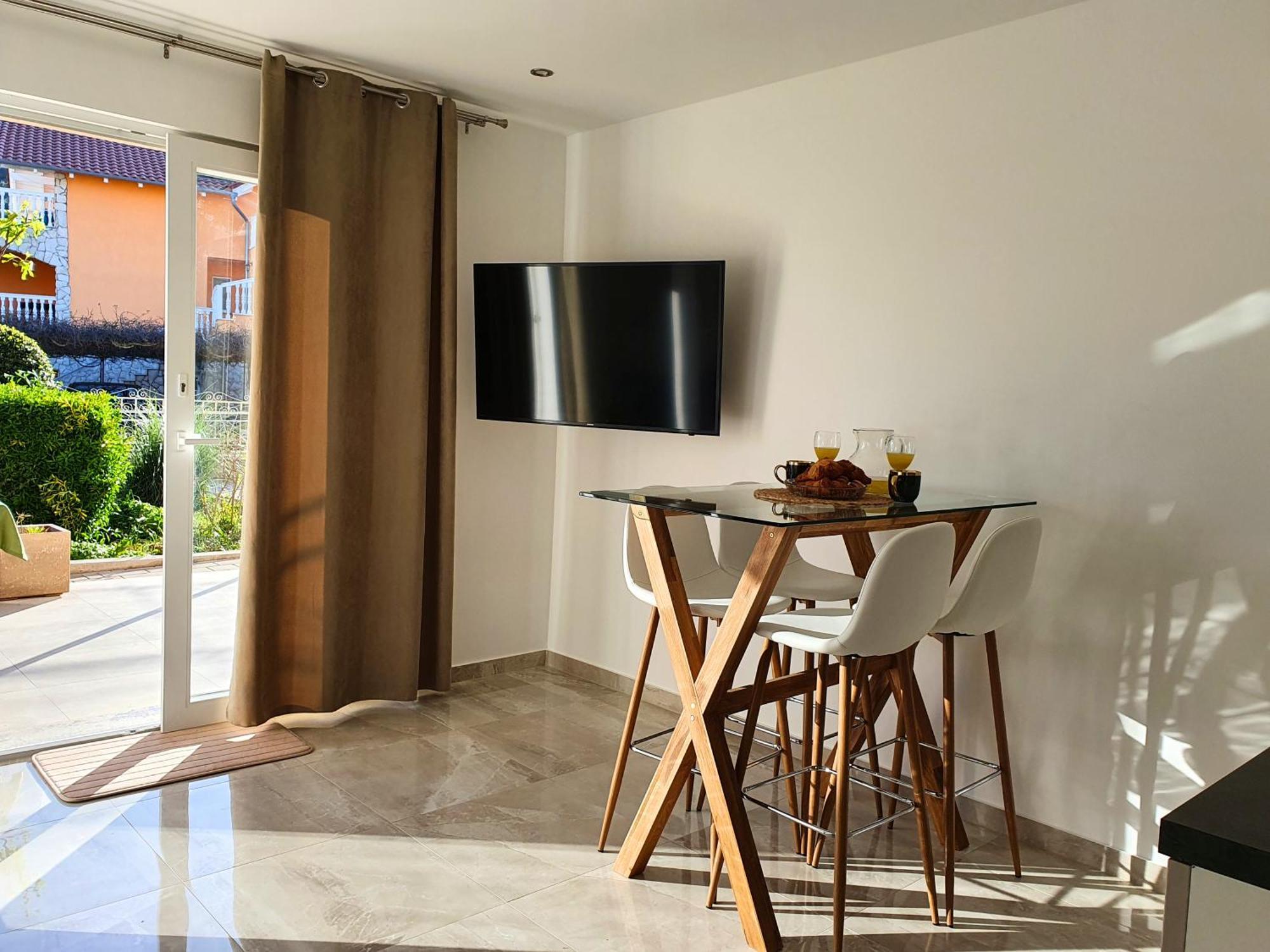 Gracienda Apartment Bilice Bagian luar foto
