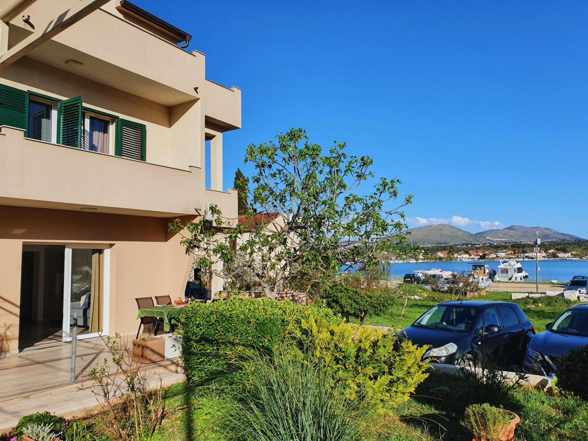Gracienda Apartment Bilice Bagian luar foto